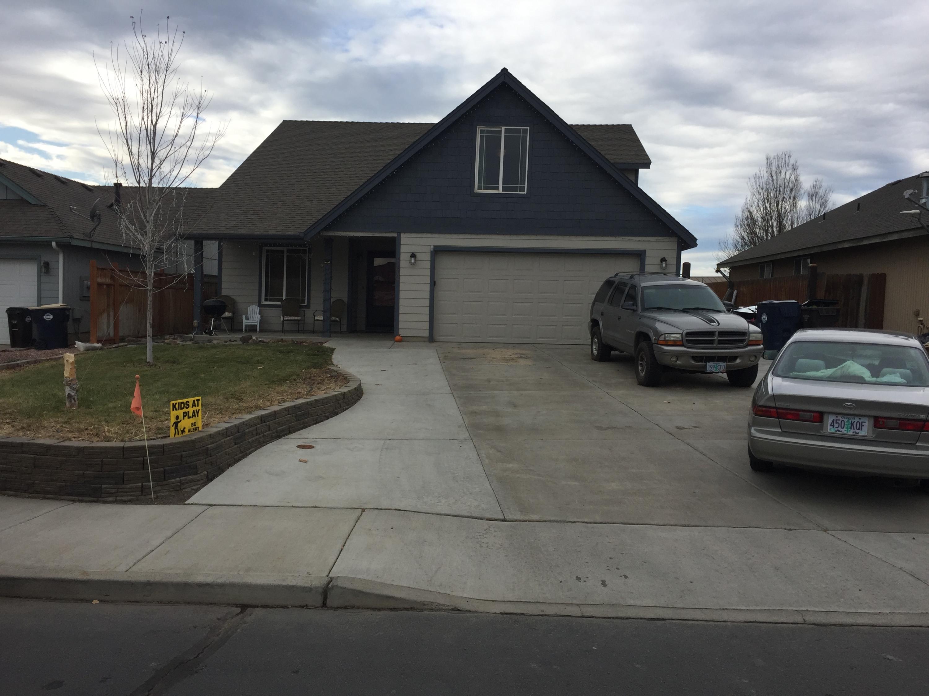 This 4 bedroom 2.5 bath home is in the sought after neighborhood of Braydon Park. It sits on a quiet cul-de-sac. Enjoy this nice floor plan that gives you a large master bedroom with a walk in closet and a master bath with double vanity on the main level. The living room has a vaulted ceiling with a cozy gas fireplace as well as an office adjacent. Up stairs is a large open bonus room. Wake up with mountain views of the Cascades. Side of home also has room for a recreation trailer. You don't want to miss this one.