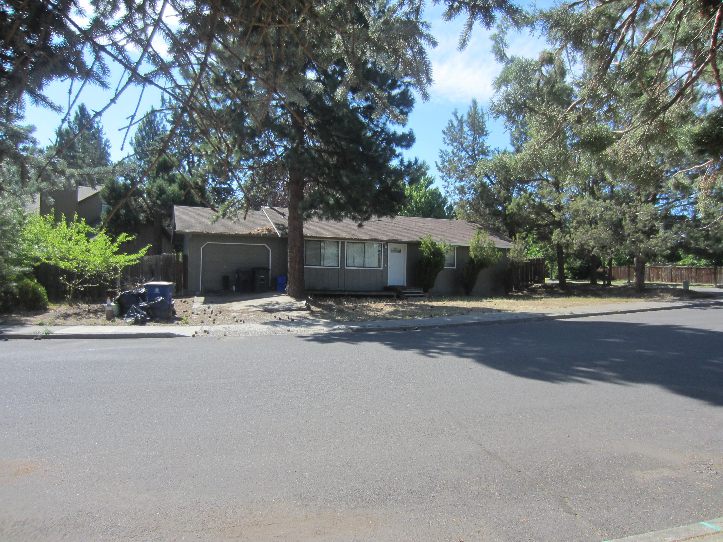Back on the market. Location location location. Blocks to the Old Mill and Deschutes River. Maintenance required. Priced at recent appraised value. 2 bdrm 1 bath, single car garage. Wood stove in living
room. Corner lot, fenced. Lots of potential.