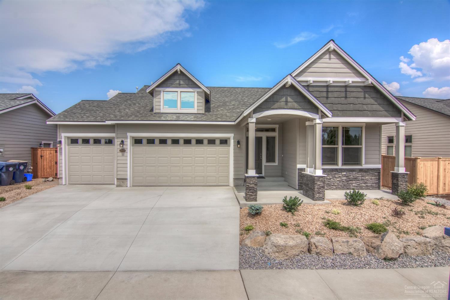 MonteVista homes presents the single level Crimson with a three car garage. This is a high-quality home located near the new 36+ acre Rock Ridge park. This light and bright home features a soaking tub, vaulted great room, covered porch, designer kitchen island, stainless steel appliances, large walk-in closet in master suite, coffered ceiling in master suite and a covered porch and patio.