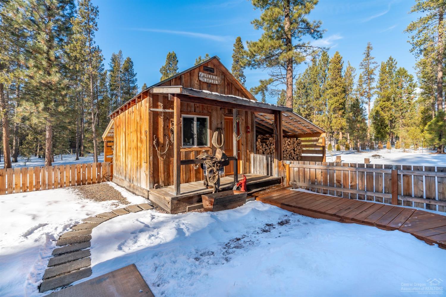 Wagon Trail Acreages - Residential
