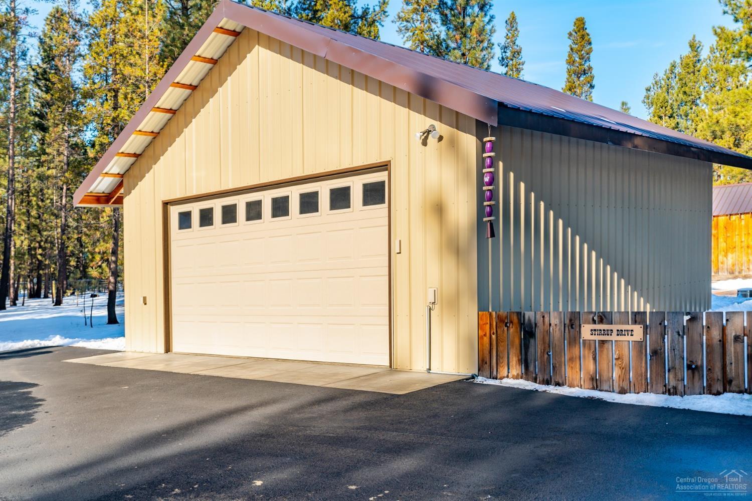 Wagon Trail Acreages - Residential