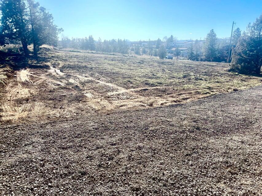 Manathiela - Land