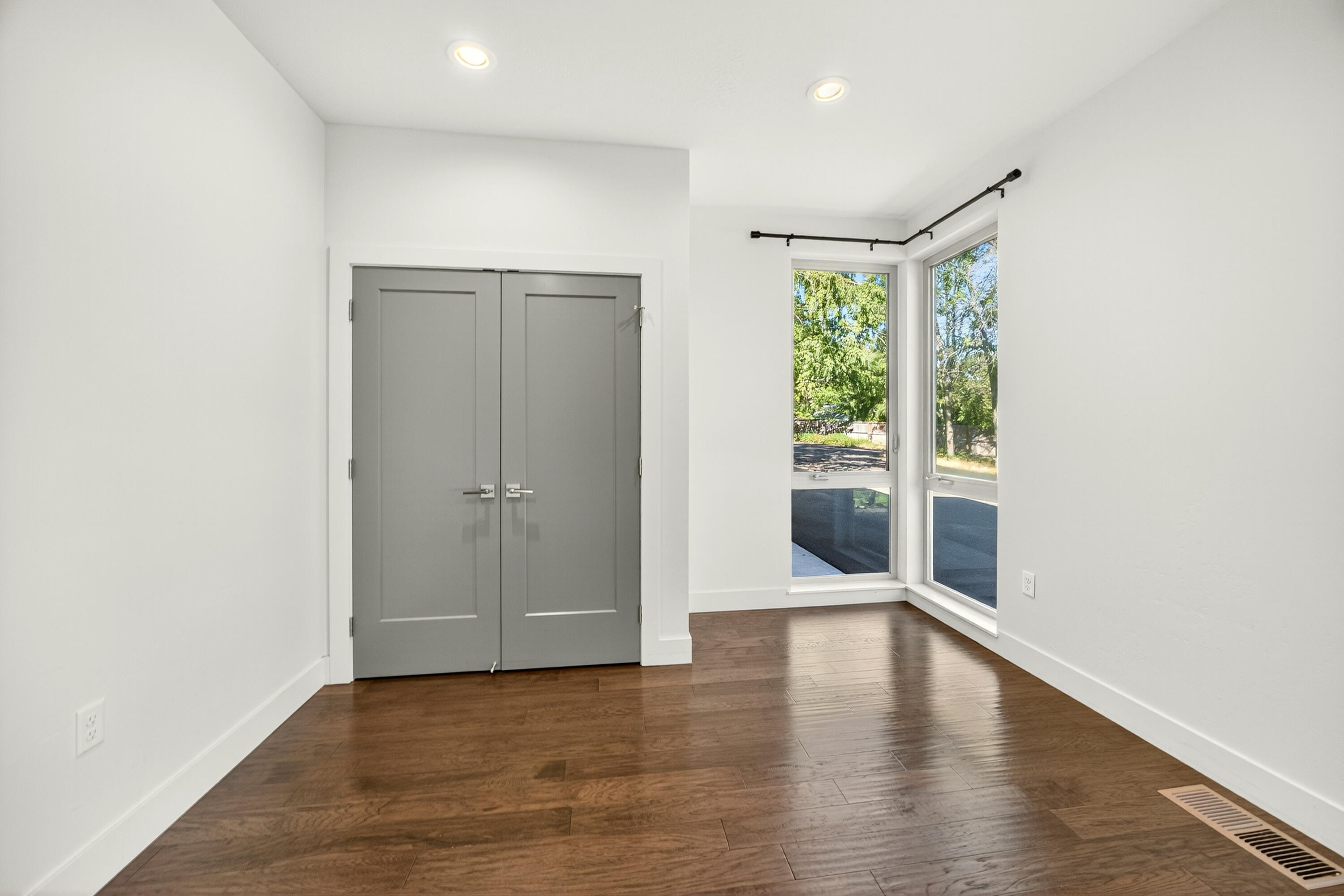 Creekside Meadows - Residential