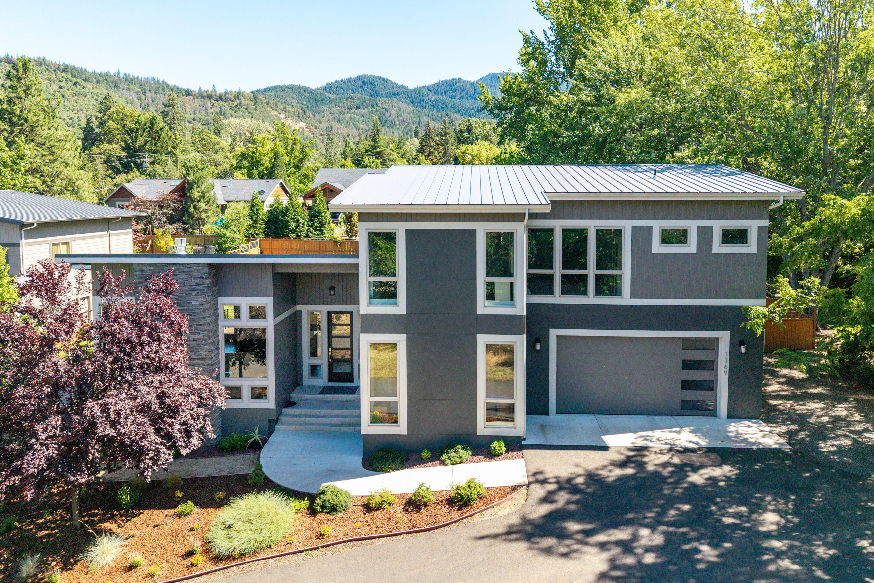 Creekside Meadows - Residential