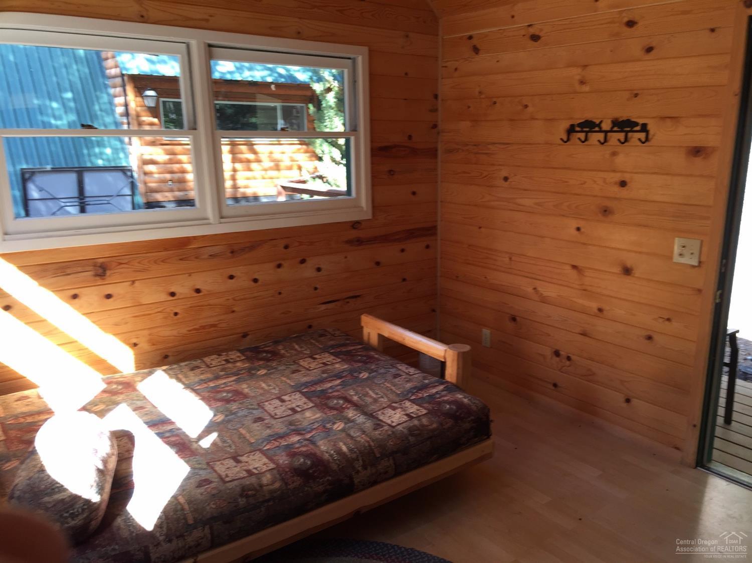 Cres-Del Acres - Residential