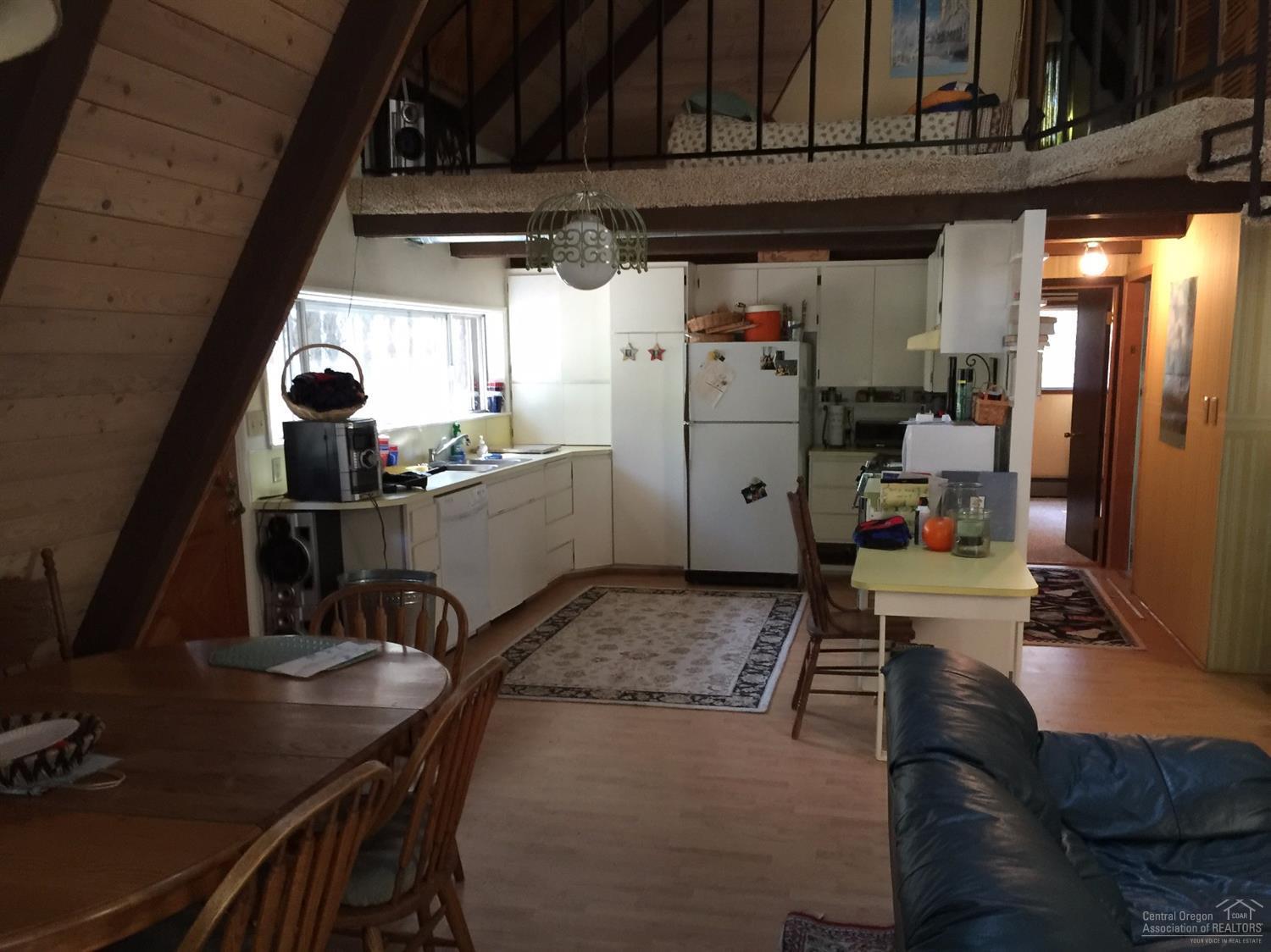 Cres-Del Acres - Residential