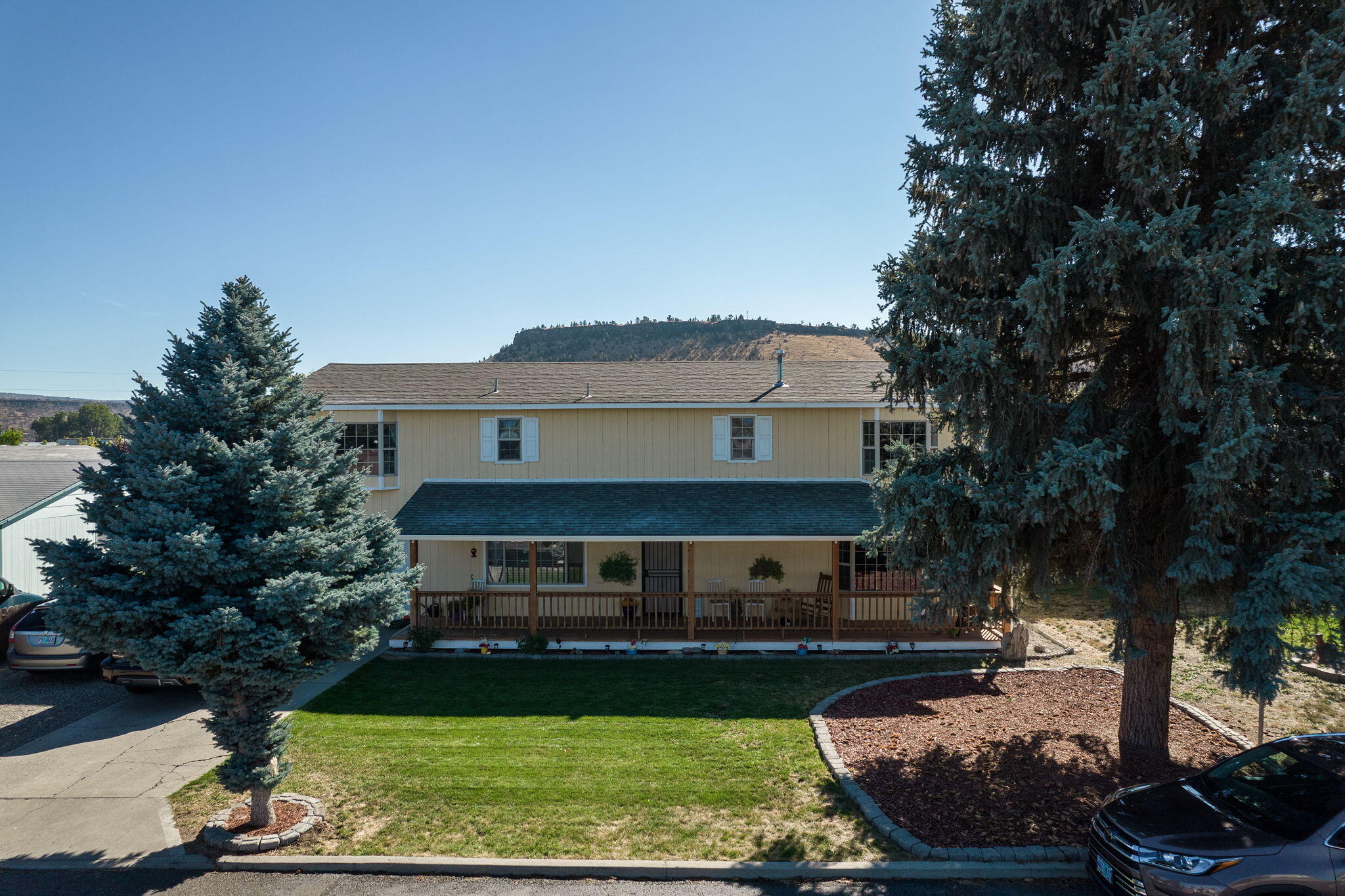 Check out this awesome, large home right on the Crooked River w/ unobstructed views of the golf course and Rimrock! Hard to find 5 bedroom home w/ 2.5 baths on a .22
acre double lot. Home was built in 1989 but has been updated with newer cabinets w/granite counters, copper sink, gas stove top, and stls appliances. Downstairs has
great room, bonus office/craft room, half bath, and primary bedroom. Primary has bay window, walk in closet, lg bathroom w/double sinks, jacuzzi tub, & walk in shower.
Upstairs is huge family/media room, 4 additional bedrooms and bathroom w/dual sinks, tons of space, and shower/tub combo. New gas furnace w/external A/C unit. 2-gas
H20 heaters! House is wired for sound throughout. Outside has new sod, underground sprinklers in rear, raised beds, & 10x16 storage shed w/double loft that could be
used as an office or bonus space. RV parking w/water & electric hook up. Enjoy the privacy and beautiful views of the river and golf course while being right in town.