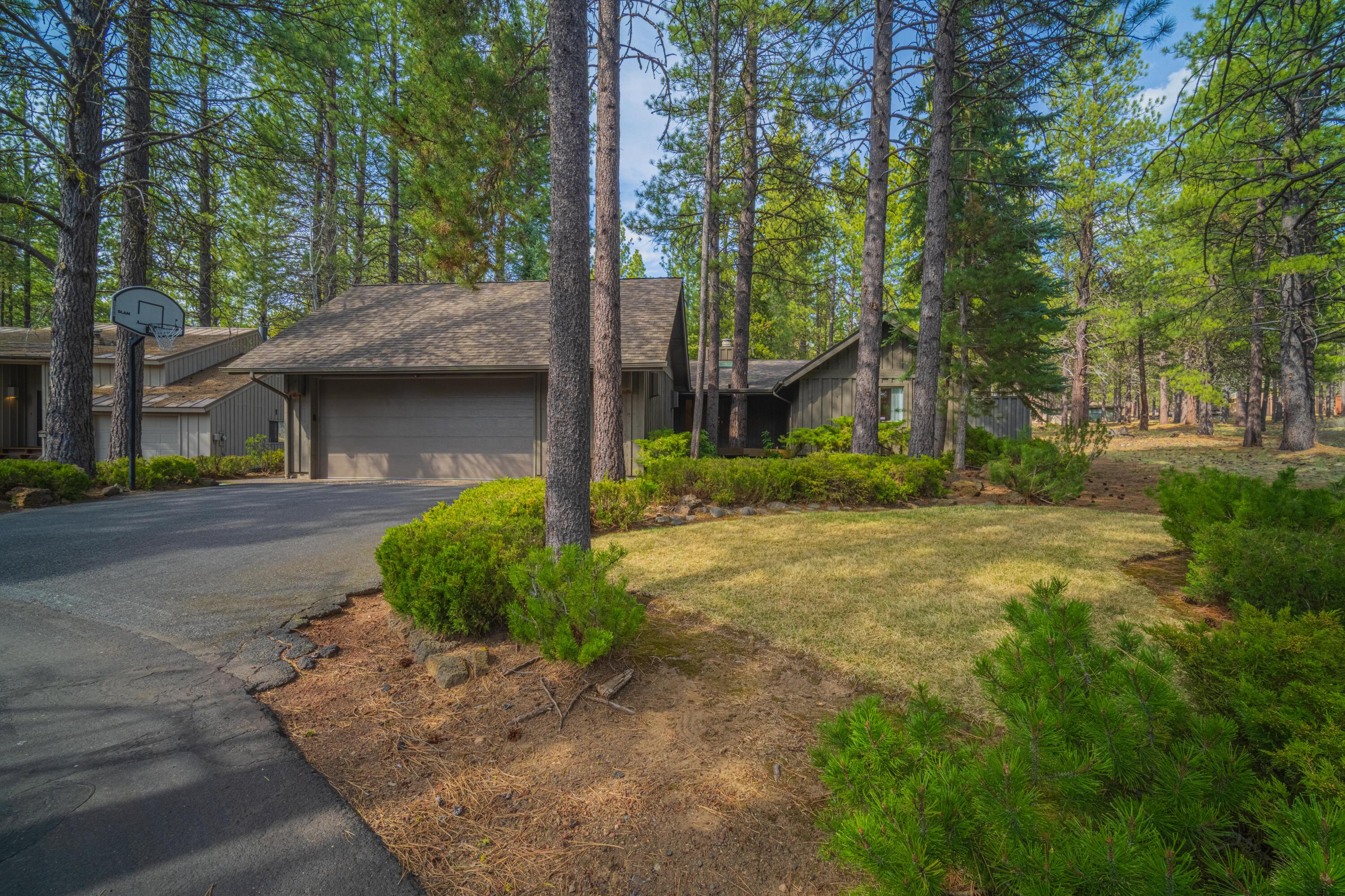 Rare single-level home in Sunriver! Ideally located on Little Ct., this cozy retreat backs to a spacious common area and is conveniently situated near SHARC. Enjoy high mountain charm with vaulted ceilings, oversized windows, and a stone fireplace that brings warmth and character. The expansive deck offers a great setting for relaxing or entertaining on warm high desert evenings. This well-cared-for home is not in a rental program, making it an excellent full-time residence or weekend getaway. Convenient access to The Village, The Lodge, and Ft. Rock Park adds to its appeal. For over 50 years, Sunriver has been a premier destination for world-class golf, biking, fishing, and mountain sports. Don't miss this unique opportunity—contact your broker for a private showing!