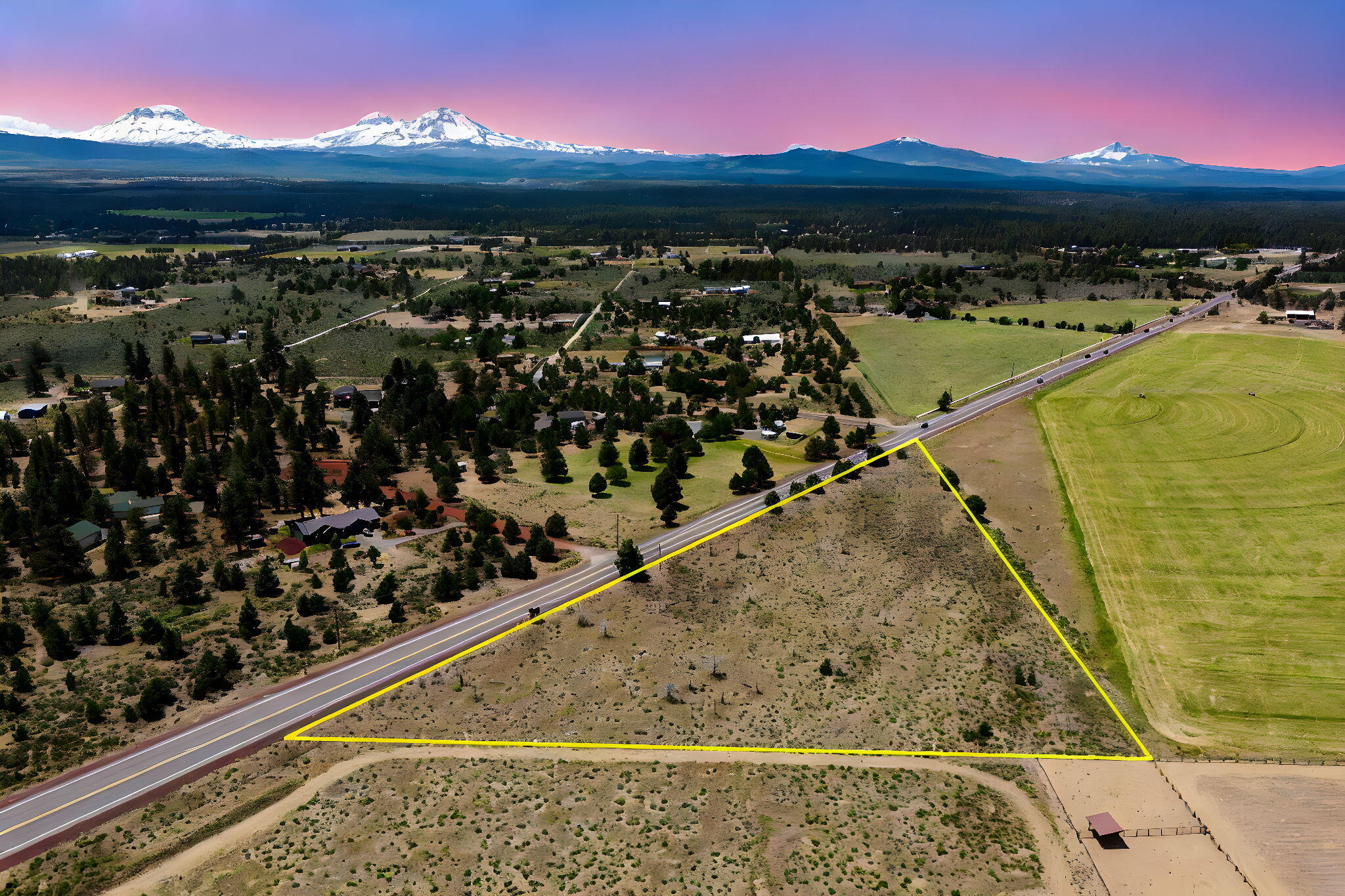 This stunning property is surrounded by the beauty of the Sisters Mountains with wide-open territorial views in every direction. A peaceful and picturesque setting perfect for your dream home, hobby farm, or retreat. Enjoy breathtaking sunrises and sunsets over the Cascade Range in a truly special location.