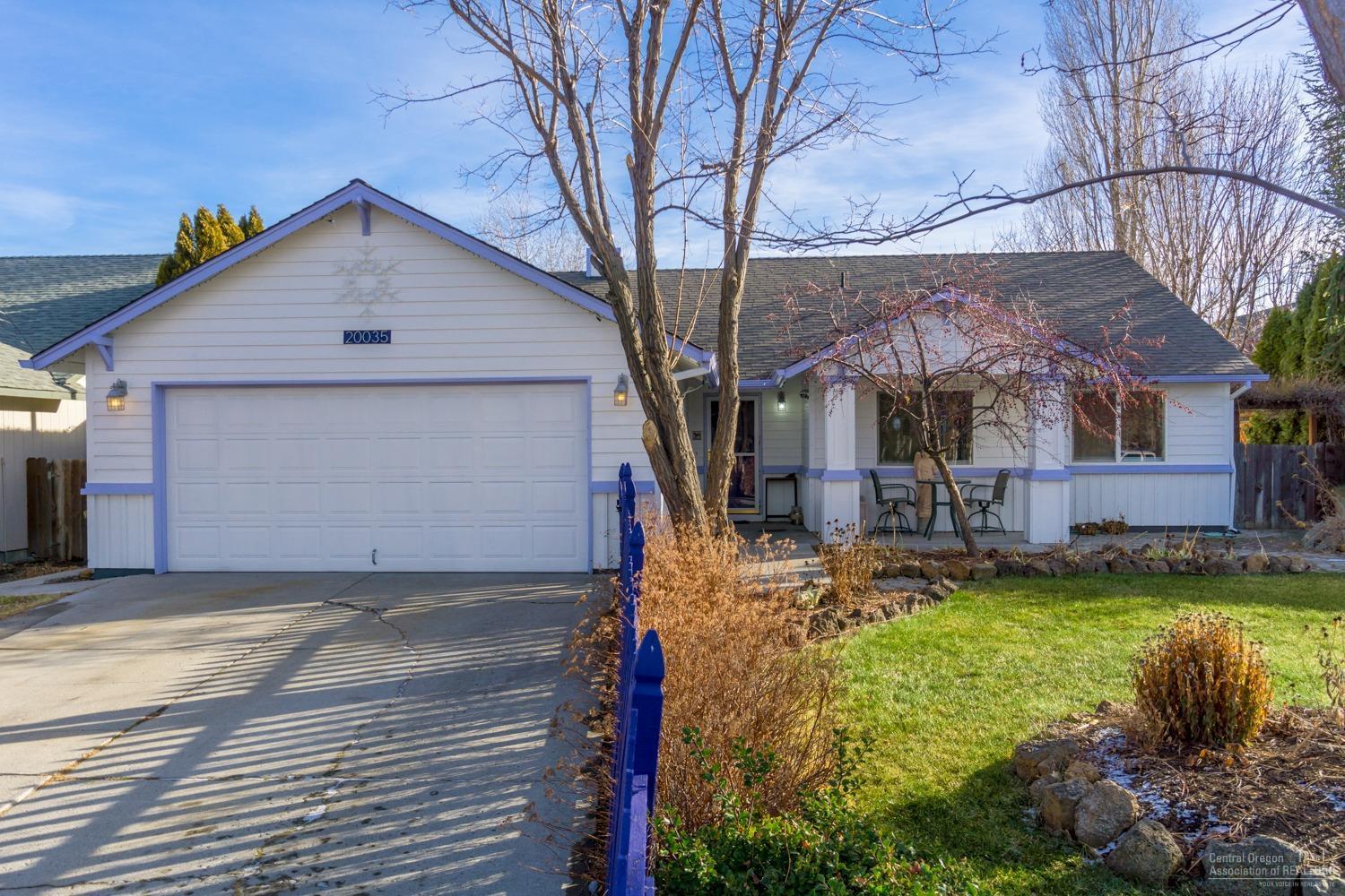 Just min to Old Mill, River Trail & amenities, fantastic location! Turnkey home w/artistic touches. New Kitchen w/sleek cabinetry, built in baking nook & pantry space saver system. Granite ctrs & tile backsplash. Brkfst nook/office area too! Vaulted Great rm plan accented w/rustic recycled tin wall & custom fixtures. Dining extends to a NEW bonus/sun rm that's full of natural light w/ an 8' slider that leads to back yard & garden. Mature trees & plantings, fully fenced w/sprinklers. New Paint. Don't miss!