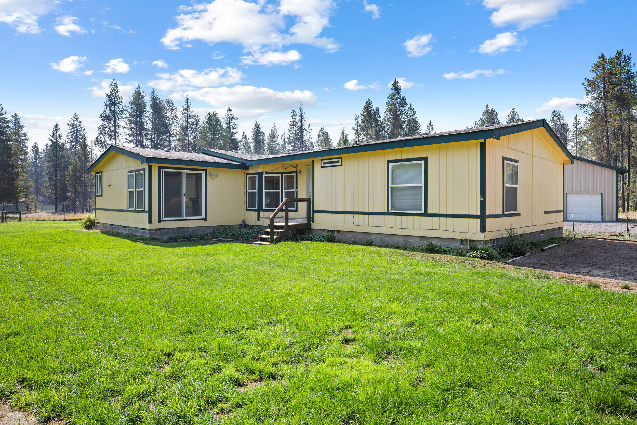 Los Pinos - Residential