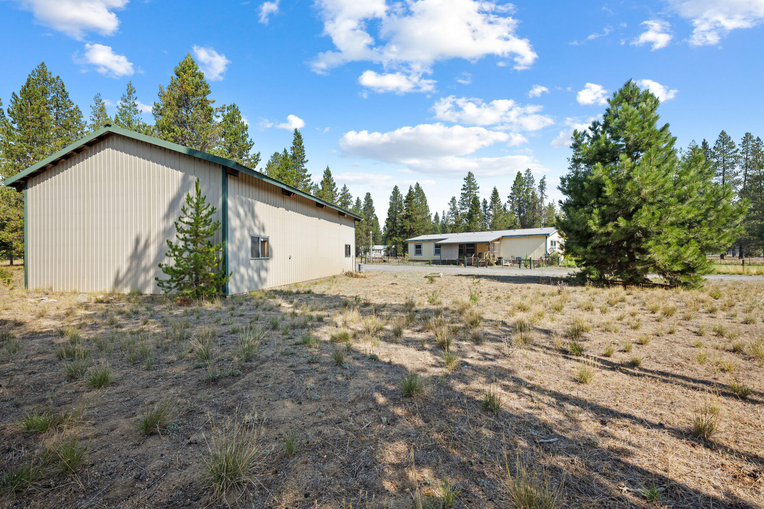 Los Pinos - Residential