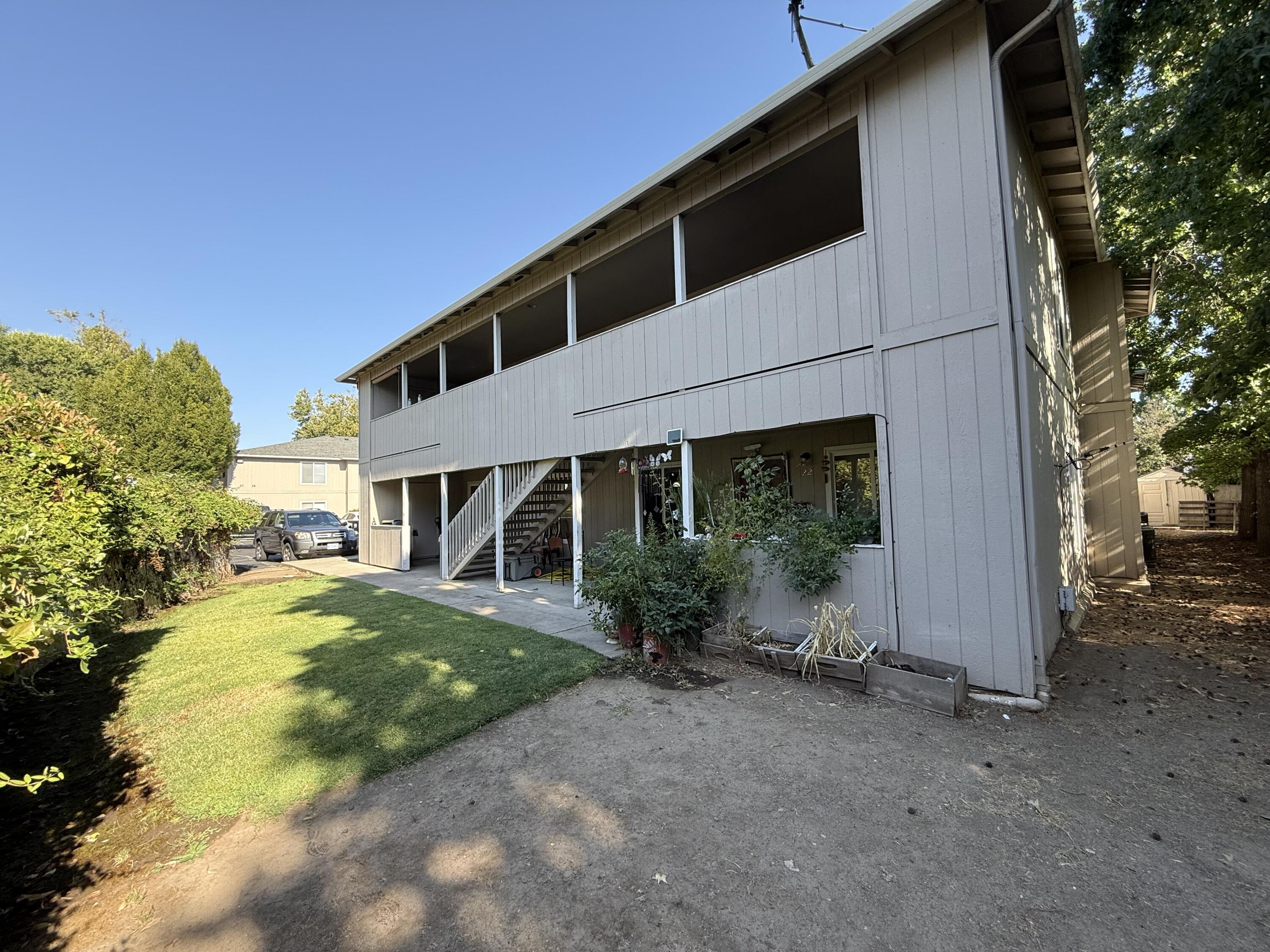 Great 4plex opportunity! Each unit is 2bed 1bath with spacious kitchen and living area. Washer and dryer hookups are available.  Conveniently located near shopping, schools, and restaurants! Fully occupied units and are up to market value.