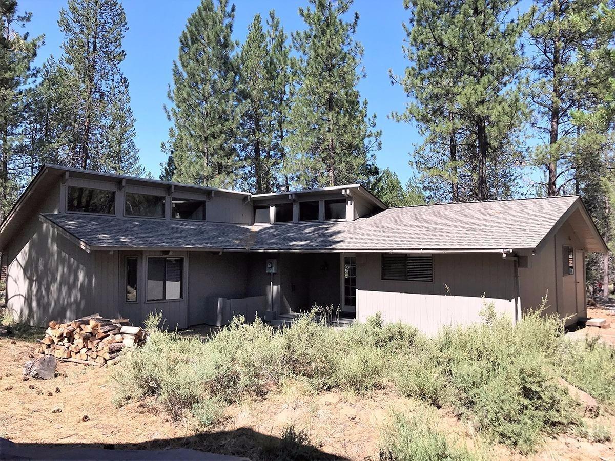 Beautifully remodeled 1-level home w/the perfect Sunriver location...close to the Village AND the SHARC. Open concept design with the charm of a cabin & luxury of modern updates. Gorgeous kitchen w/huge island, quartz countertops & custom cabinetry. The 3 bedrooms have great separation for maximum privacy and each has direct access to a full bathroom. The dry sauna provides a warm retreat after a day of skiing. New roof 2008, new woodstove 2016. Fully furnished, ideal 2nd home or vacation rental.