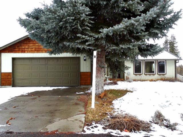 Renovation complete! Beautiful single level home in the desirable city of Sisters. The home features master on the main living, fenced yard, storage shed, and small greenhouse. One year home warranty provided by the seller.
