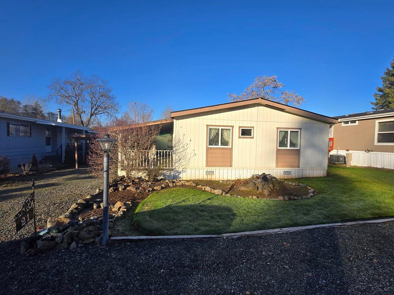 Priced to sell.!  This mobile home in park has 2 bedrooms, 1 bath and is 972sf. The monthly park fee is $440 and includes water, sewer and trash.