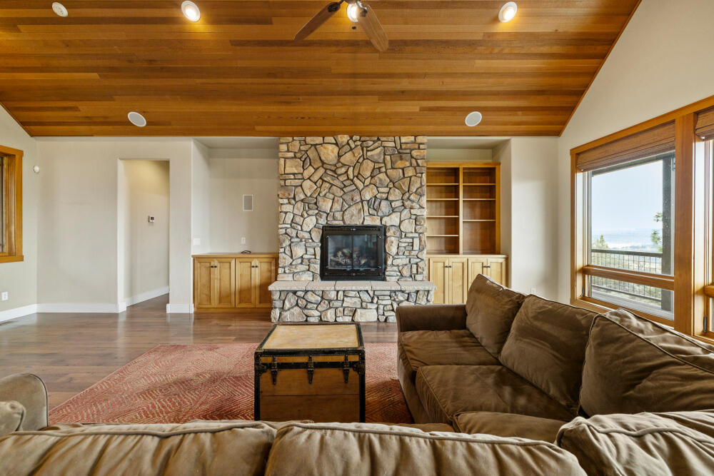 Gray Rock - Residential