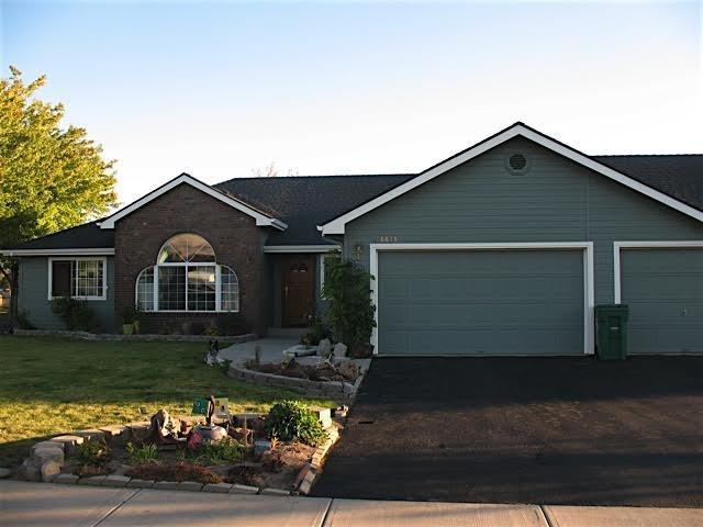 Beautiful Home Ready To Move Into. Newly Painted Interior With New Carpet. Vaulted Ceilings, Living And Family Rooms Formal Dining Room With Kitchen Knook. Granite Counter Tops. Lovely Landscaping With A Three Car Garage And A Spot For An Rv. Back Yard Abutts Up Against A Field And Has An Extra Shed And A Covered Concrete Patio. Three Bedrooms, Two Bathrooms With Attached 3 Car Garage.