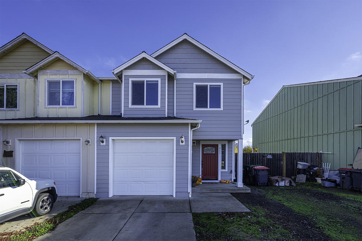 Wonderful Investment or First-Time Buyer Opportunity! Welcome to this charming 3-bedroom, 2.5-bath townhome in the heart of Central Point. Offering over 1,400 sq ft of comfortable living space, this home features bright, open living areas and a spacious primary suite. Enjoy a private fenced backyard—perfect for pets or outdoor hobbies—and a convenient one-car garage. Ideally located near parks, shopping, and easy access to Medford and Jacksonville, this move-in ready home combines comfort, convenience, and value. Whether you're looking to invest or buy your first home, this property is a must-see!
