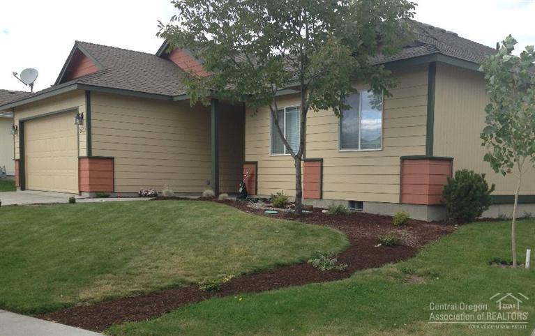Inviting, single level home in desirable NW Redmond. Home is 3 bedrooms & 2 baths including master suite. New interior paint, carpet & laminate/woodgrain flooring. Gas fireplace in great room with tile surround. Open, sunny kitchen with NEW stainless appliances (fridge, range, dishwasher, micro), pantry & dining area. Landscaped & fenced back yard. Double car, attached garage. Well maintained & move-in ready. Near Fairhaven Park & schools.