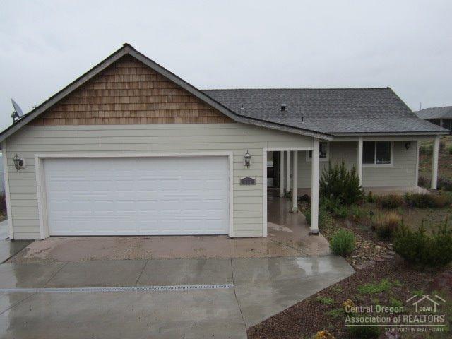 Turnkey home with fantastic views from all sides! Oversized master bedroom with walk in closet, spacious living room, kitchen with all appliances, 2 car garage and more. This property is move in ready just minutes from downtown Hines and Burns. This is a Fannie Mae Homepath Property.