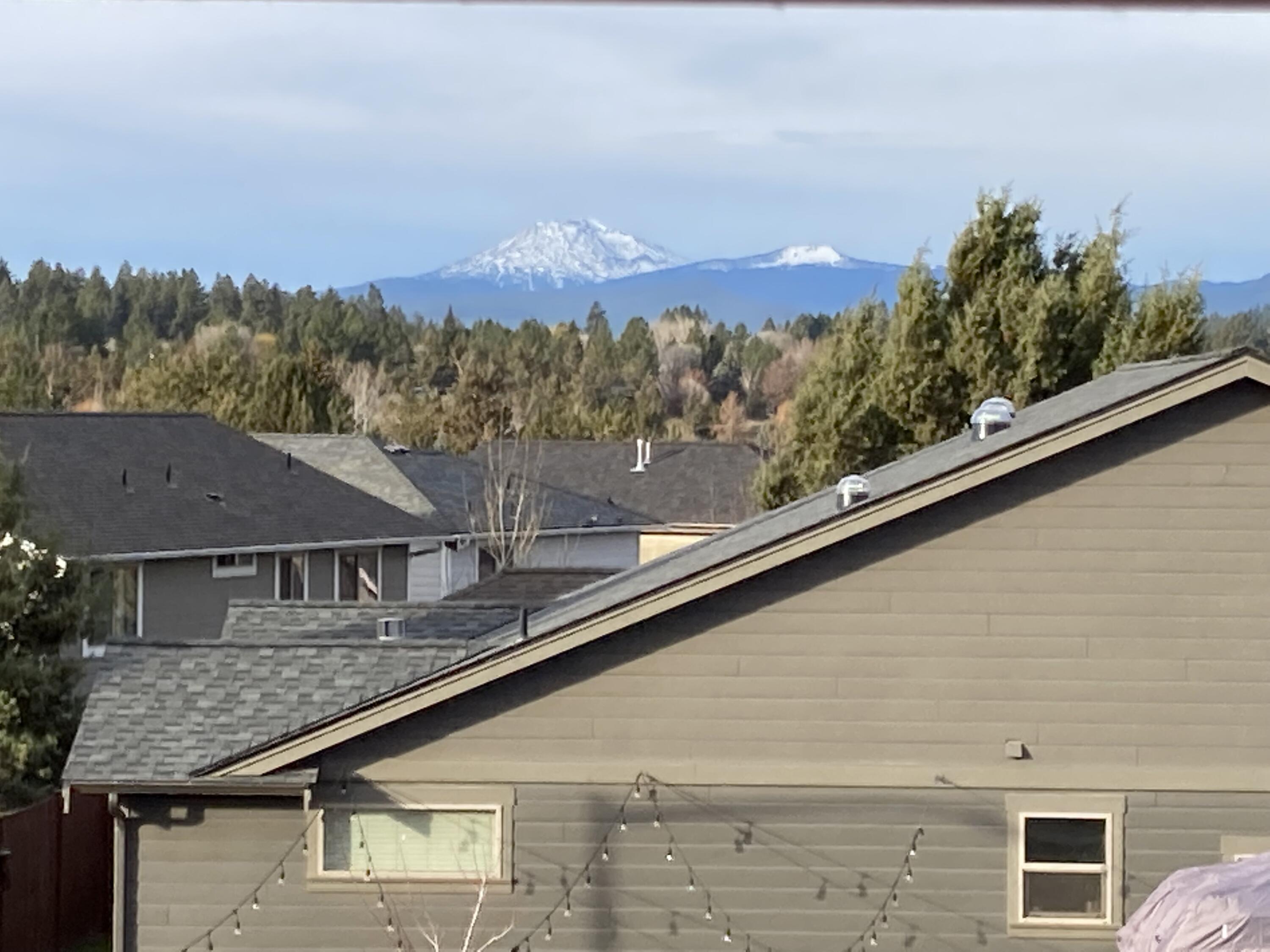Everything you could want in your next home! Cascade mountain views, workshop/storage area, expansive rooms and minutes to hospital employment opportunities! Walk-in closets in all three bedrooms provide the flexibility needed in today's modern home. Two large, separate living areas add to the versatile nature of living in this home. Did we mention the mountain views?