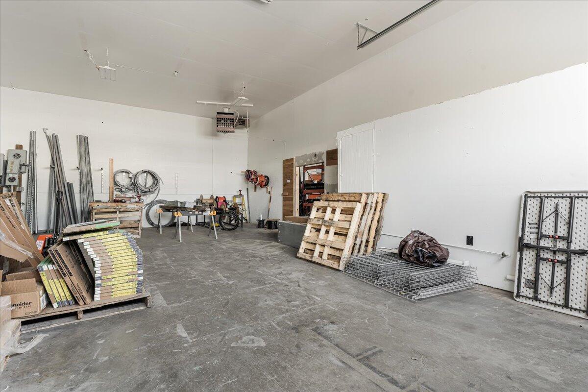 Riverside - Commercial Sale