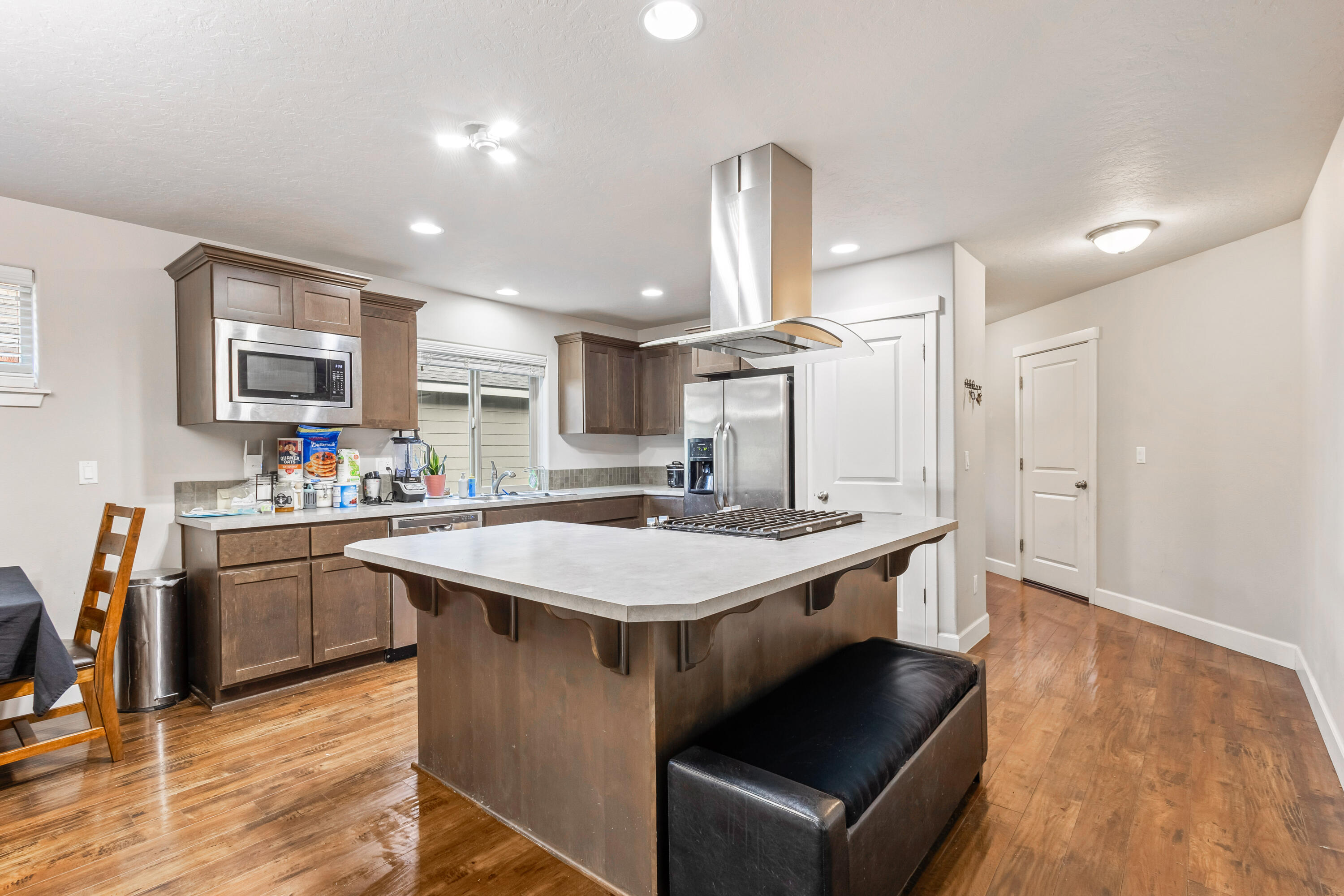Rooster Rock - Residential
