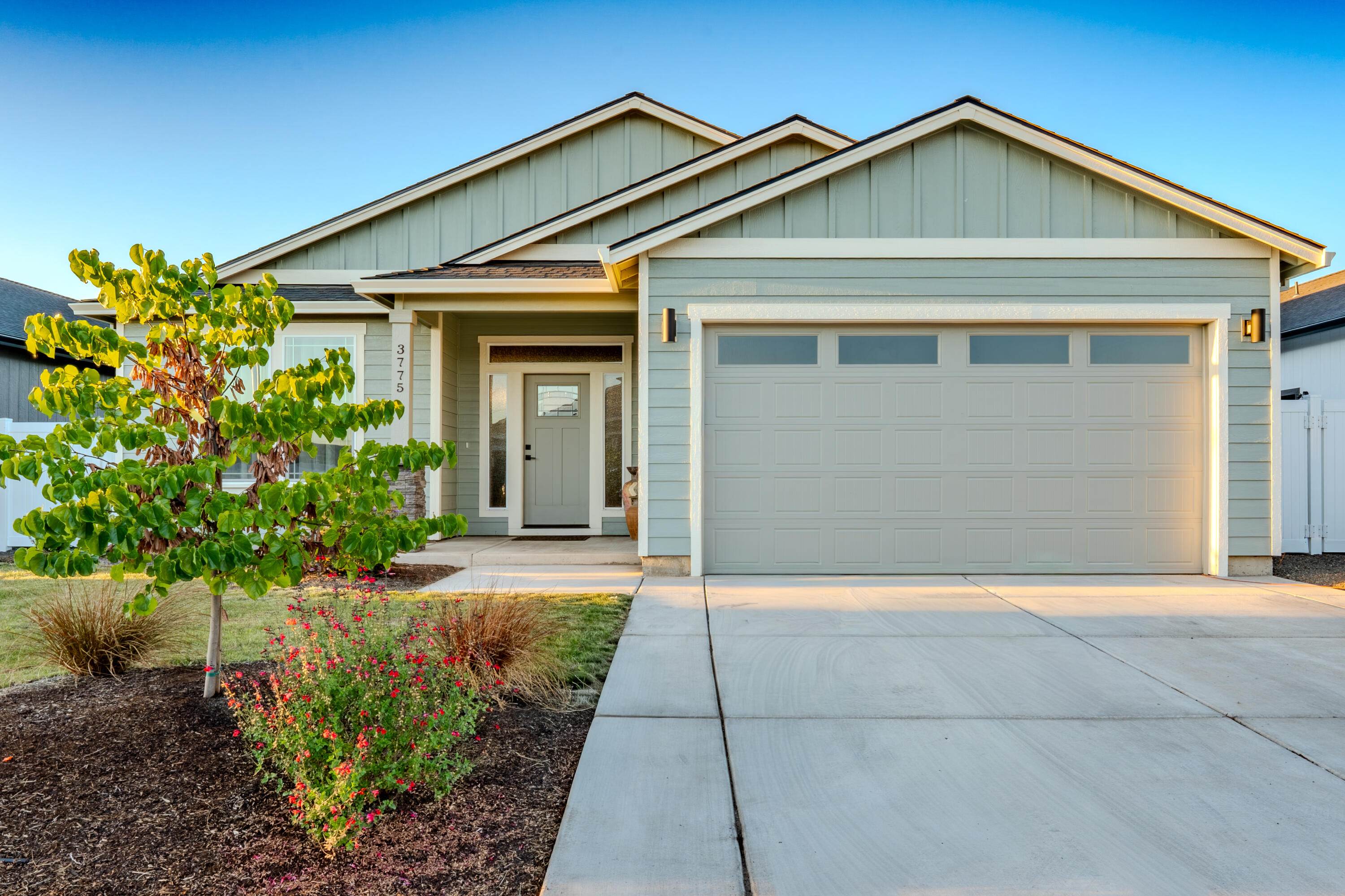 A beautifully maintained 3-bedroom, 2-bathroom home in the sought-after Agate Meadows subdivision of White City. Built by local builder Black Oak Homes, this property combines quality craftsmanship with a modern open-concept design. The kitchen is a standout with a large island, walk-in pantry, granite countertops, and stainless-steel appliances, flowing seamlessly into the spacious living area with high ceilings and abundant natural light. Outside, enjoy a covered patio, a fully landscaped yard with automatic sprinklers, and a fully fenced backyard—perfect for entertaining, gardening, or relaxing in privacy.
This home offers the best of Southern Oregon living, with a convenient location near schools, shopping, and outdoor recreation. Don't miss the chance to own a home that feels like new, without the wait of new construction.