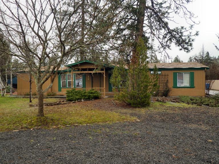 ESTATE SALE! 3-Bedroom, 2-bathroom manufactured home on a foundation. Home features 1,782 sq. ft., fireplace & split floor plan. Located in Deer Park Estates on .48-acre. 5-Car, 1,080 sq. ft. garage, 20x40 RV carport. Lots of concrete driveway. Private backyard.
