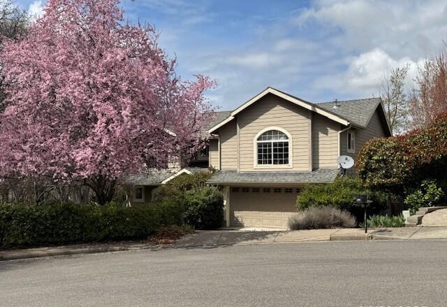Fantastic cul de sac location in Ashland. This 5 bedroom 3.5 bathroom home offers tons of possibilities.