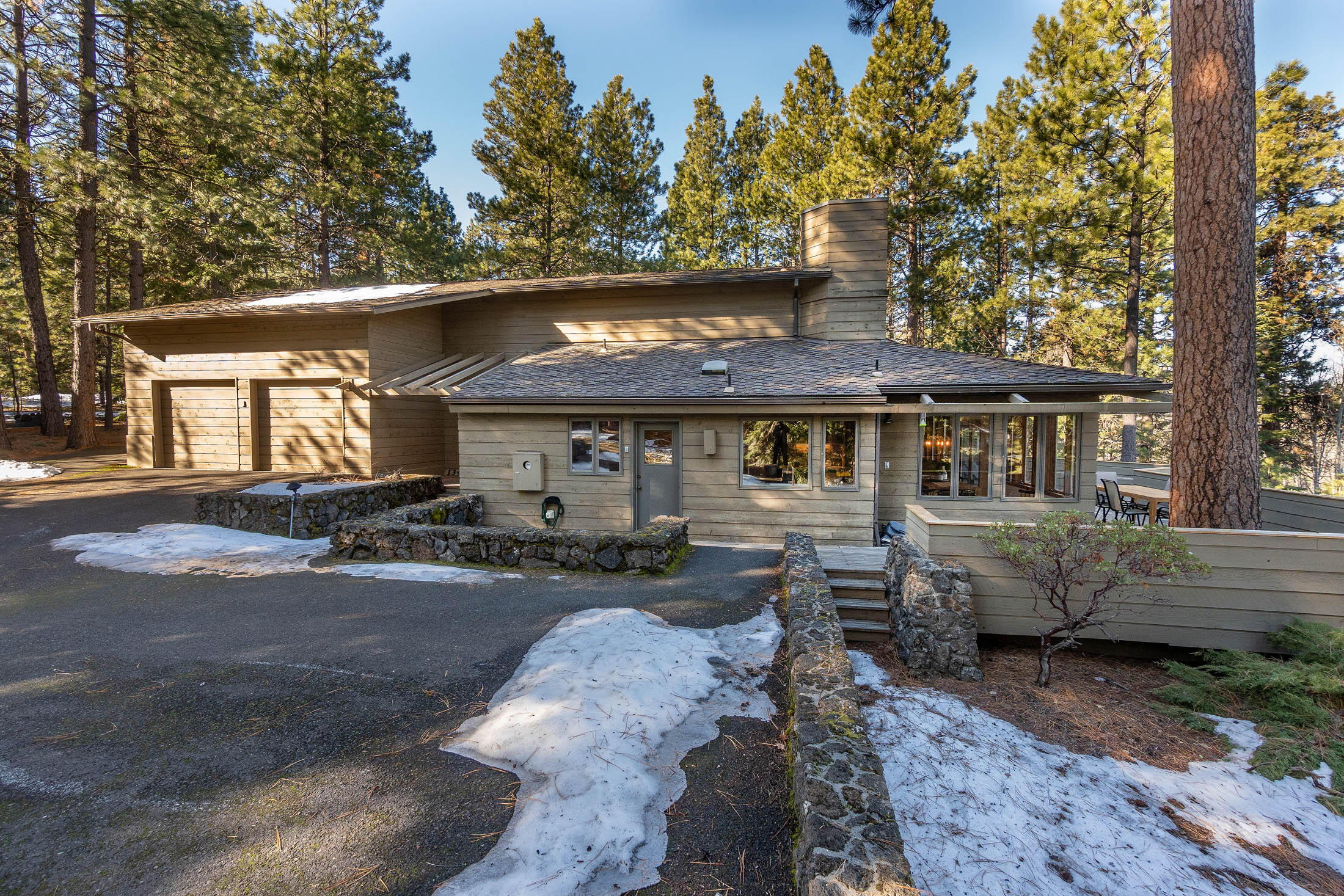 Spring Home #28. Welcome to this open plan, light-filled Black Butte Ranch home. Ideally located in quiet Spring Home section. Overlooks the meadow with stunning views of Mt. Jefferson & Black Butte. Minutes to Paulina pool and tennis. Walk or bike to Lakeside and Glaze Meadow Centers. Extensive remodel completed in 2019. All new kitchen & appliances; all new bathrooms. Main level primary bedroom with ensuite bathroom and walk-in closet. Second story offers three bedrooms, full bath & bonus room. Spacious garage and ping pong room. Wrap around deck provides ample space to entertain and enjoy the view. Come see for yourself!