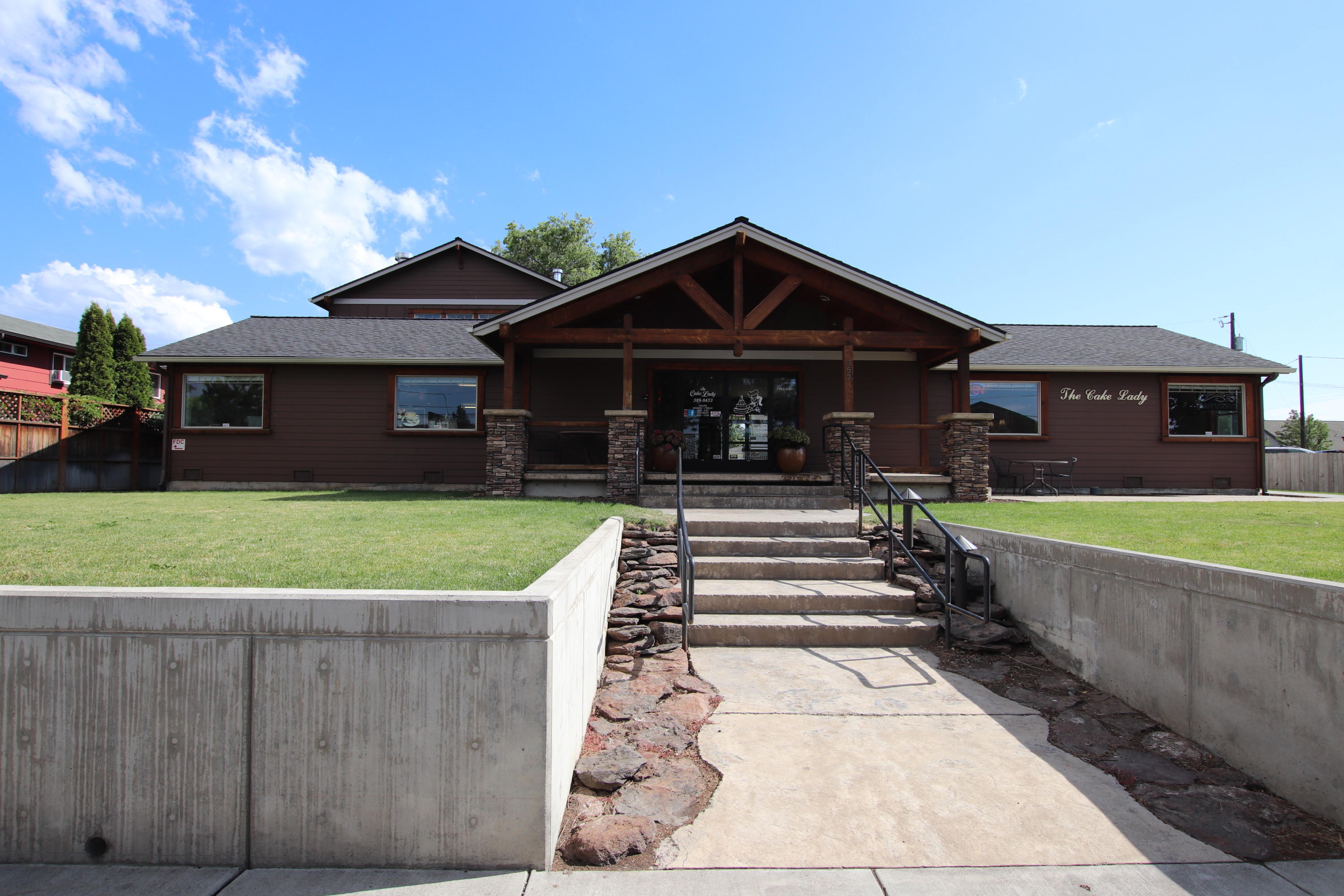 This is a high-end building centrally located off of 3rd Street. The property is in first class condition after a complete building remodel in 2009 which included beautiful beam construction made from trees hand selected by the owners.

This facility is perfectly set up for a bakery, small restaurant, medical/veterinary clinic, or office. The interior features a large cafe-style customer seating area and long serving counter. There is also outside seating with mountain views. The first floor has a large kitchen area which is set up as a bakery.  The second floor has a large open space with mountain views, suitable for storage, additional office space or residential apartment.