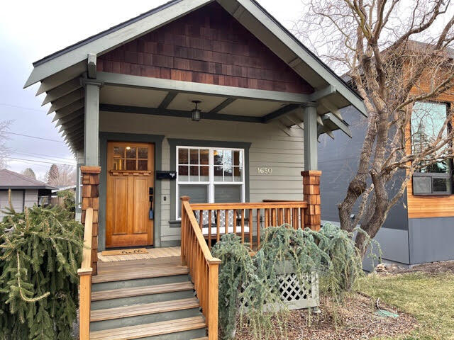 Perfect Westside home close to downtown with a highly coveted short term rental permit! Main level features a spacious primary suite with laundry and a guest bedroom
with full bath. Well equipped, spacious kitchen, and living room with a cozy gas fireplace. Downstairs features a large second primary suite, living area, kitchenette and
laundry, private entrance and patio . Other features include ultra energy efficient ICF construction, newer floors and paint, great natural light. Fully furnished and turn key.
Private alley access to parking and single car garage. Live comfortably in this home full-time, or rent nightly for additional income. All this in an ideal location with close
proximity to downtown, schools, coffee shops, Drake Park, Newport Market, restaurants, the Deschutes river and more! Call your favorite buyers agent for a tour today. One owner is a realtor licensed in the state of Oregon.