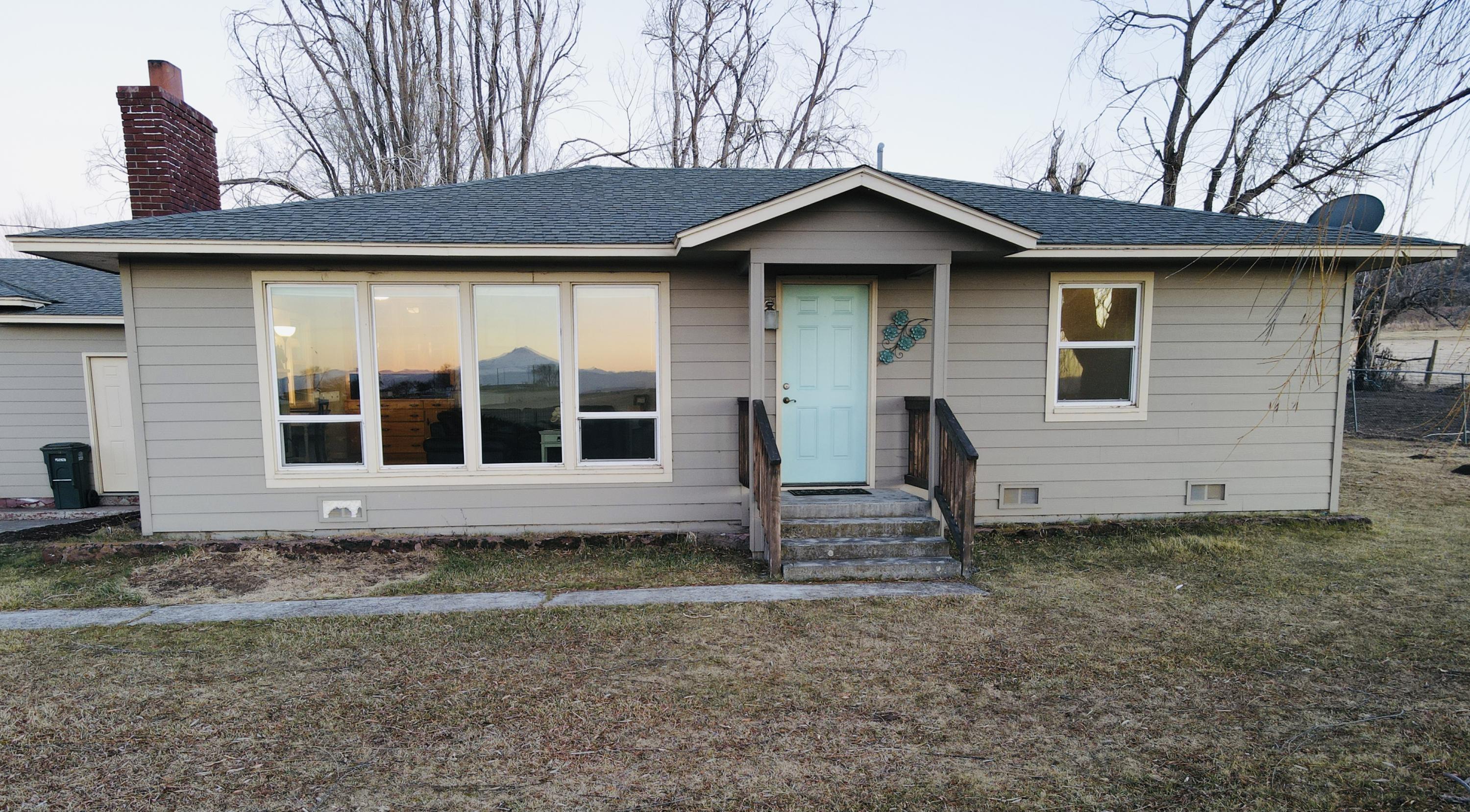 Charming Beautiful Cascade Mountain View's, offers a 2 bedroom 1 bath home with a two car garage.  Breezeway with Bonus room and closet could be used as addtional bedroom/studio.  A fully fenced, gravity fed Irrigated pasture with a two stall barn and tack room plus room for hay storage.  Hurry won't last long on the market, Contact your Realtor!!!