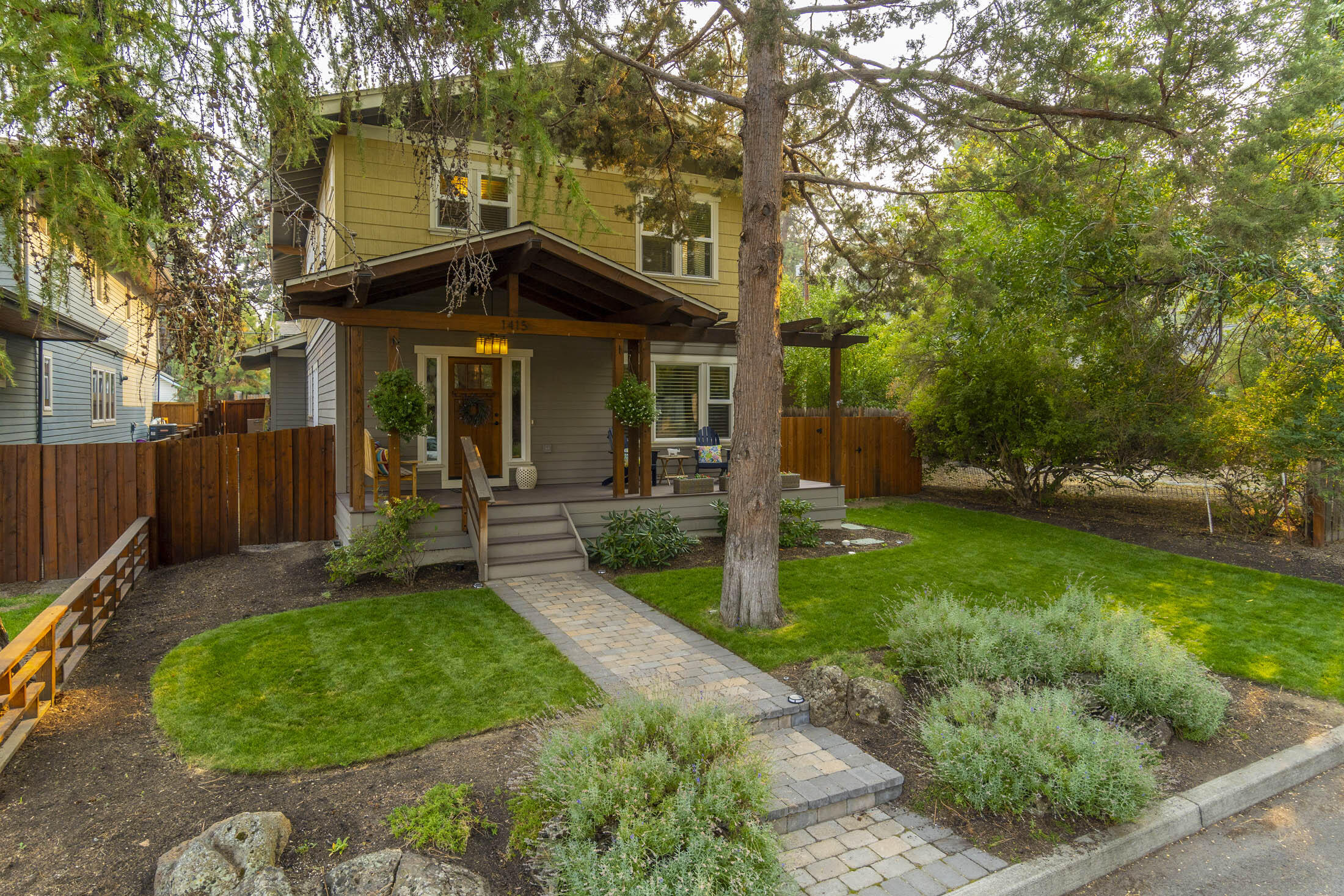 Desirable Bend Westside Custom Craftsman, 3 Bedroom, 3 Bath 1982 Sq Ft home, including den/office. Located just blocks from restaurants, shopping, brewpubs, downtown, Deschutes River, schools and neighborhood parks.
Open floor plan features Great Room w/gas fireplace and hardwood floors through out main living area. Entertaining Kitchen includes solid quartz counters w/large island for gatherings, stainless steel appliances. Enjoy a separate dining area, which opens to a side patio, offering outdoor space to entertain. Upstairs a spacious Primary suite w/ walk-in closet, double vanity and oversized shower plus two additional bedrooms and full bath. Large laundry room with sink. 2-car garage with ample storage space. Downstairs mud room next to 1/2 bath. Don't miss this beautiful energy efficient Earth Advantage/ Energy Star certified home!