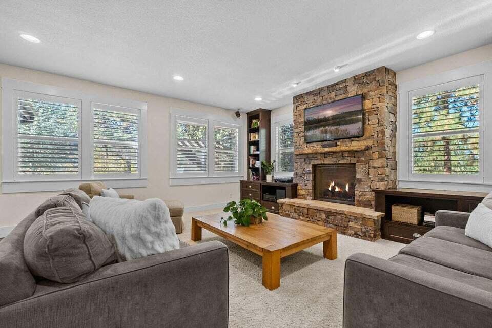 Skyliner Summit - Residential