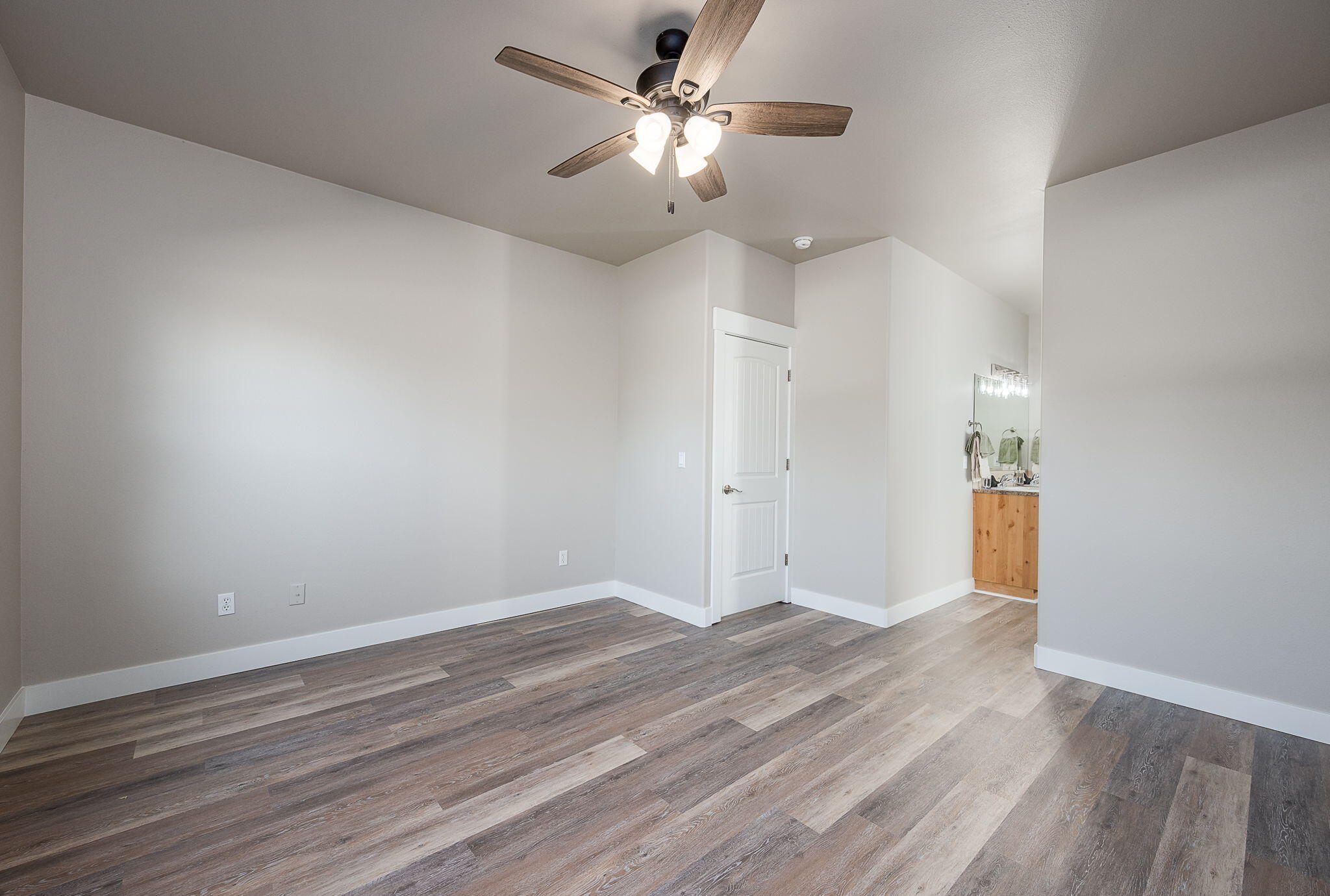27th Street Crossing - Residential