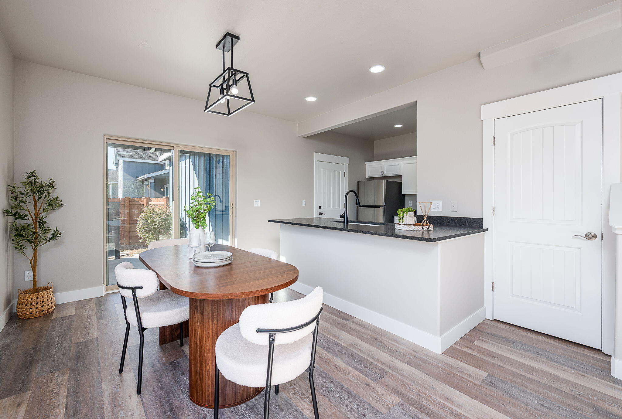 27th Street Crossing - Residential