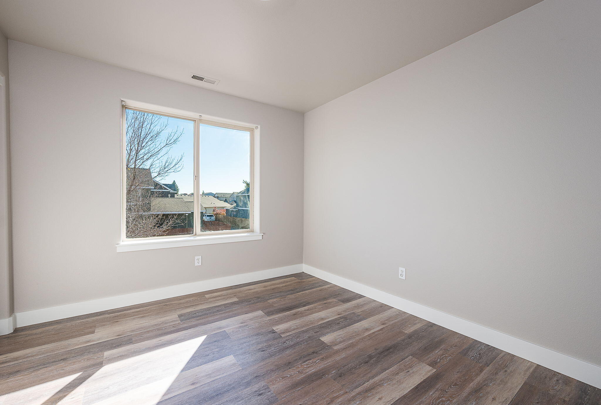 27th Street Crossing - Residential