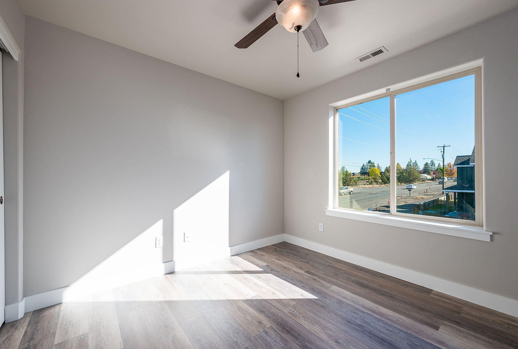 27th Street Crossing - Residential