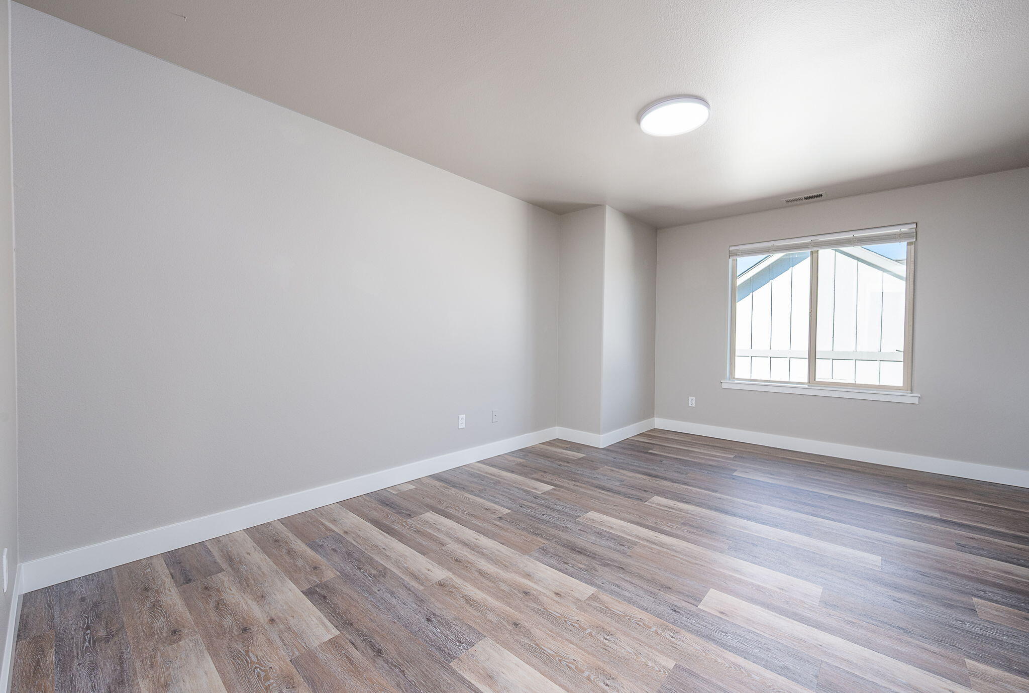 27th Street Crossing - Residential