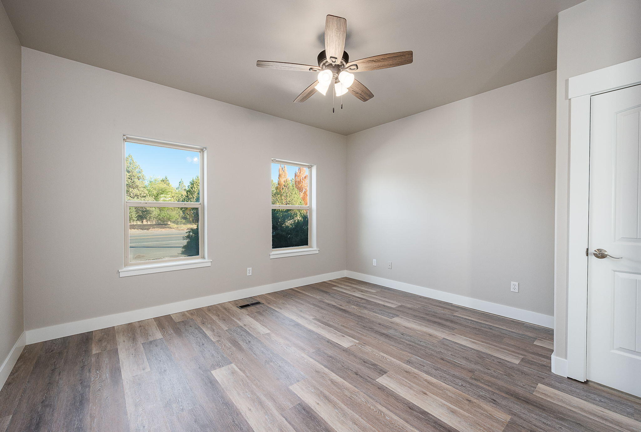 27th Street Crossing - Residential