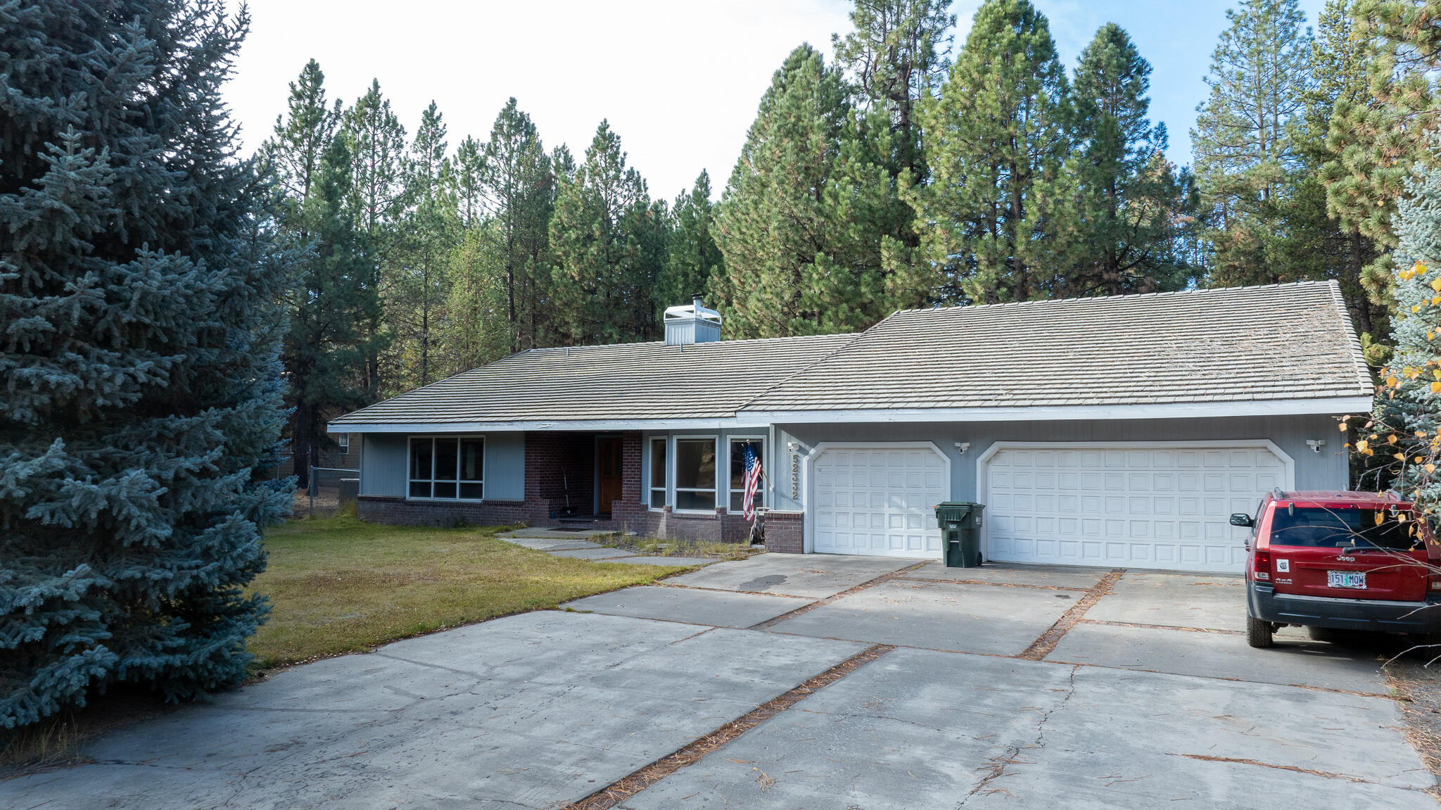 This spacious single-level home sits on nearly an acre and offers room to live, work, and play. A 30x40 two-bay shop with RV clearance, a three-car garage, and a bonus loft above the garage provide exceptional flexibility for hobbies, storage, or creative space.
Inside, enjoy two generous living areas, a formal dining room, and a well-appointed kitchen with a cozy breakfast nook. The oversized bedrooms offer comfort for all, including a primary suite with a large walk-in closet and en-suite bath featuring a soaking tub.
Recent updates include a new hot water heater, furnace, thermostat, and well pump—adding peace of mind to this already impressive property