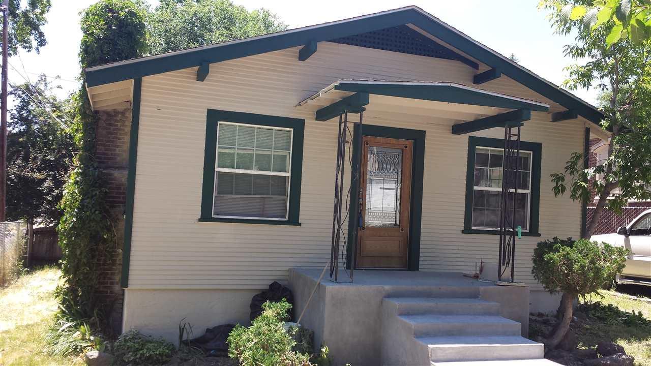 Finished Daylight Basement Has 2 Bedrooms And Laundry Area. (Sq. Ft. Not Included On C.H.) Master Bedroom Has Full Bath. Fireplace In Living Room. Large Family Room. Home Has Older Home Charm And Recently Remodeled With Double Pane Windows And New Kitchen Countertops. Fresh Paint And New Carpets. Seller Is Licensed Oregon Realtor.