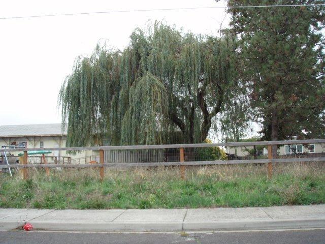 Hamrick Gardens - Land