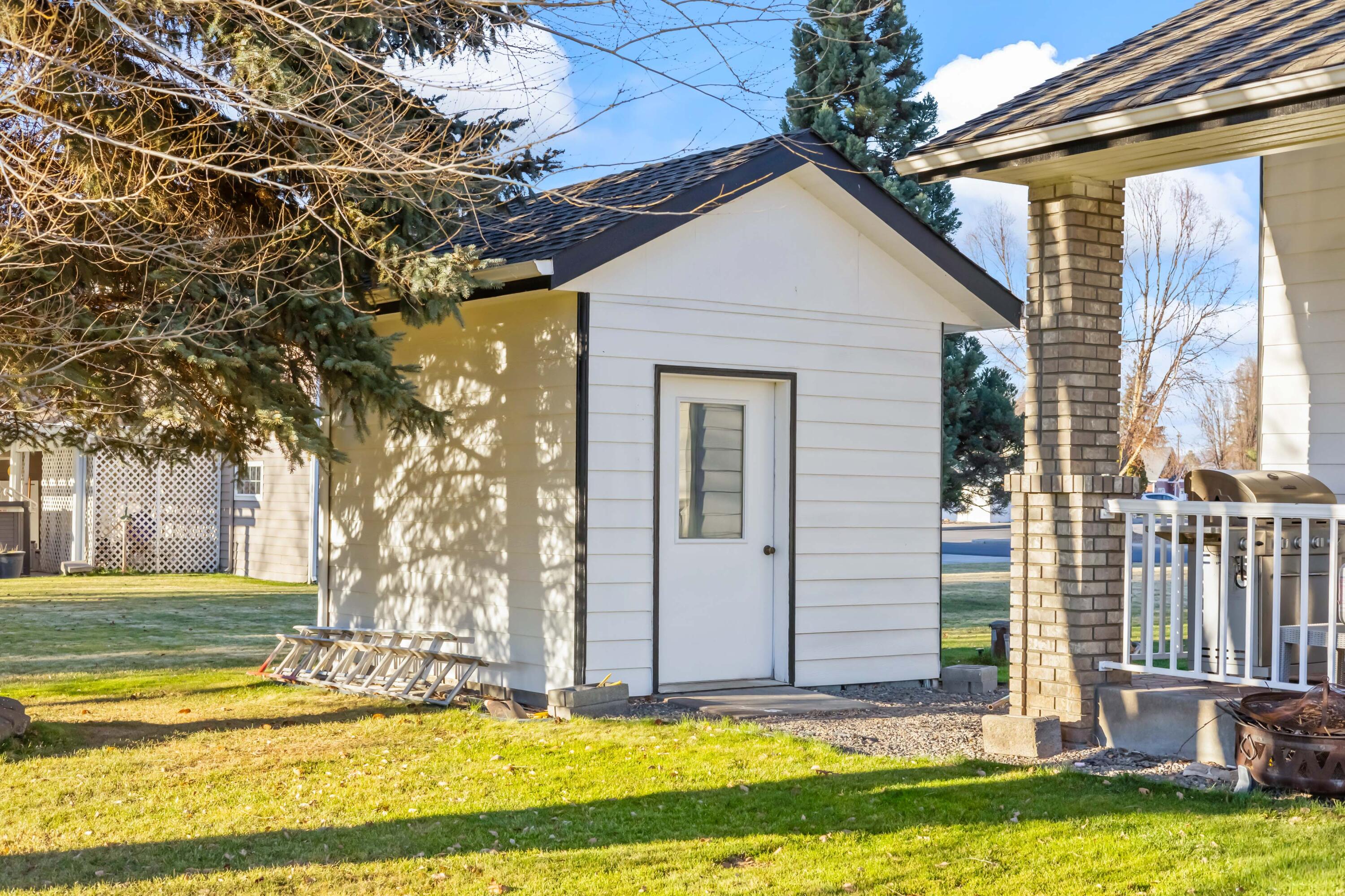 Meadow Lakes Estate - Residential