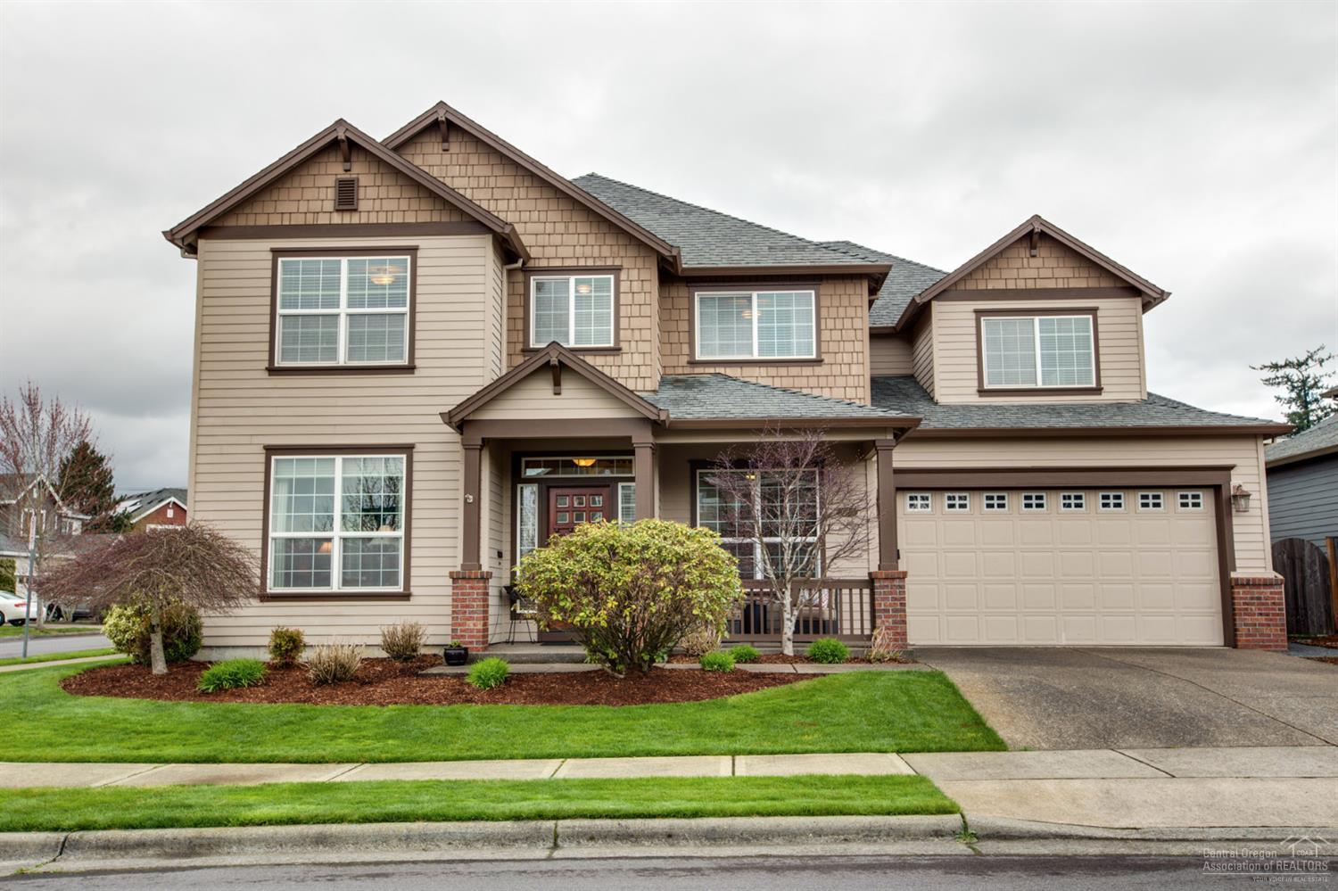 Opens Fri 4-6, Sa 12-2, Su 1-3: Impeccable pride of ownership! Features include slate floors, gas fireplace, cherry cabinets & granite counters. Remodeled master bath with tiled shower, heated floors & new vanity. Main floor den and full bath is perfect for a main level guest room. Upstairs also features large versatile bonus room & flex space off the upper bedroom. The options are endless in this beautifully cared for and updated home!