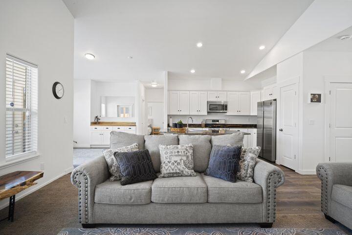 Oak Crest Estates - Residential