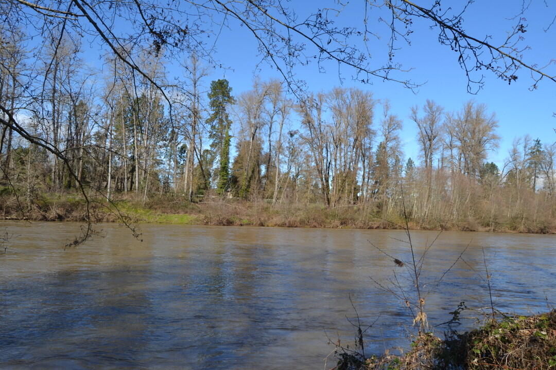 Riverwalk - Land